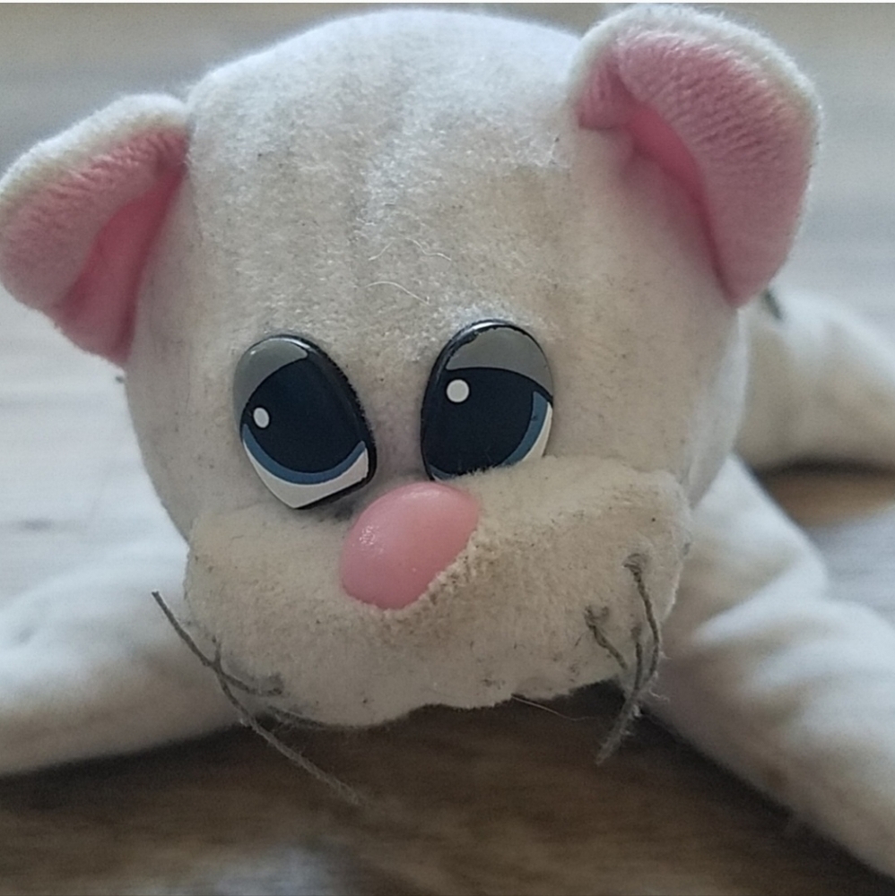 Pound Puppies Vintage 80s Mini Plush Cat, Collectible Toy - Picture 3 of 5